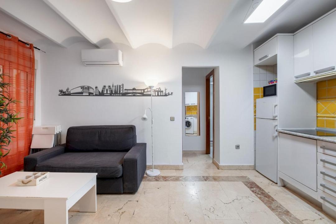 2 Bedroom 1 Bathroom Furnished - Sol - Cozy Vintage - Mintystay Madrid Exteriör bild