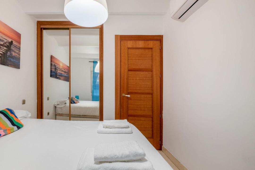 2 Bedroom 1 Bathroom Furnished - Sol - Cozy Vintage - Mintystay Madrid Exteriör bild