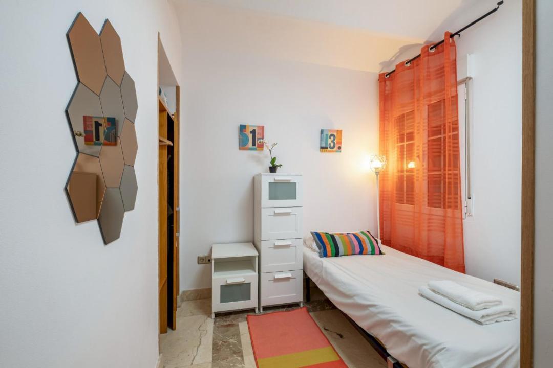 2 Bedroom 1 Bathroom Furnished - Sol - Cozy Vintage - Mintystay Madrid Exteriör bild